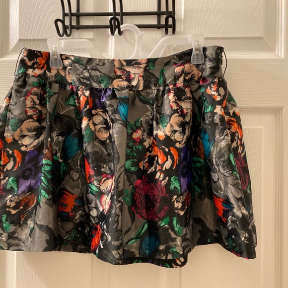 Colorful Mini skirt - Picture 2 of 3